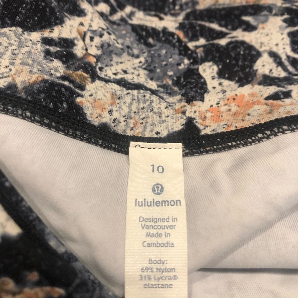 Lululemon Spring Bloom Spring Up Crop Leggings Size 10 - Picture 7 of 7